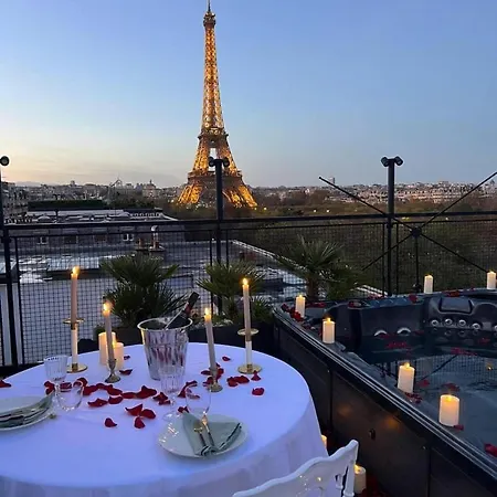 602 Exceptional Rooftop Jaccuzi Eiffel View * Paryż
